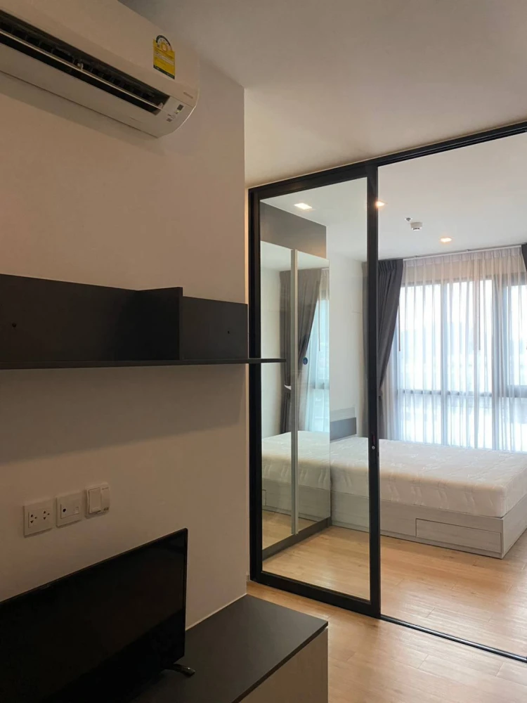 For rent: Notting Hill Laem Chabang-Sriracha. Room on the 8th floor, not next to the elevator, not next to the garbage room. Fully furnished. Hurry an