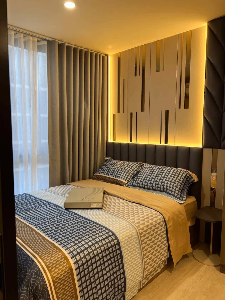 For rent: Nue Core Khu Khot Station studio apartment with high-quality built-in furniture. Great location. Book now!