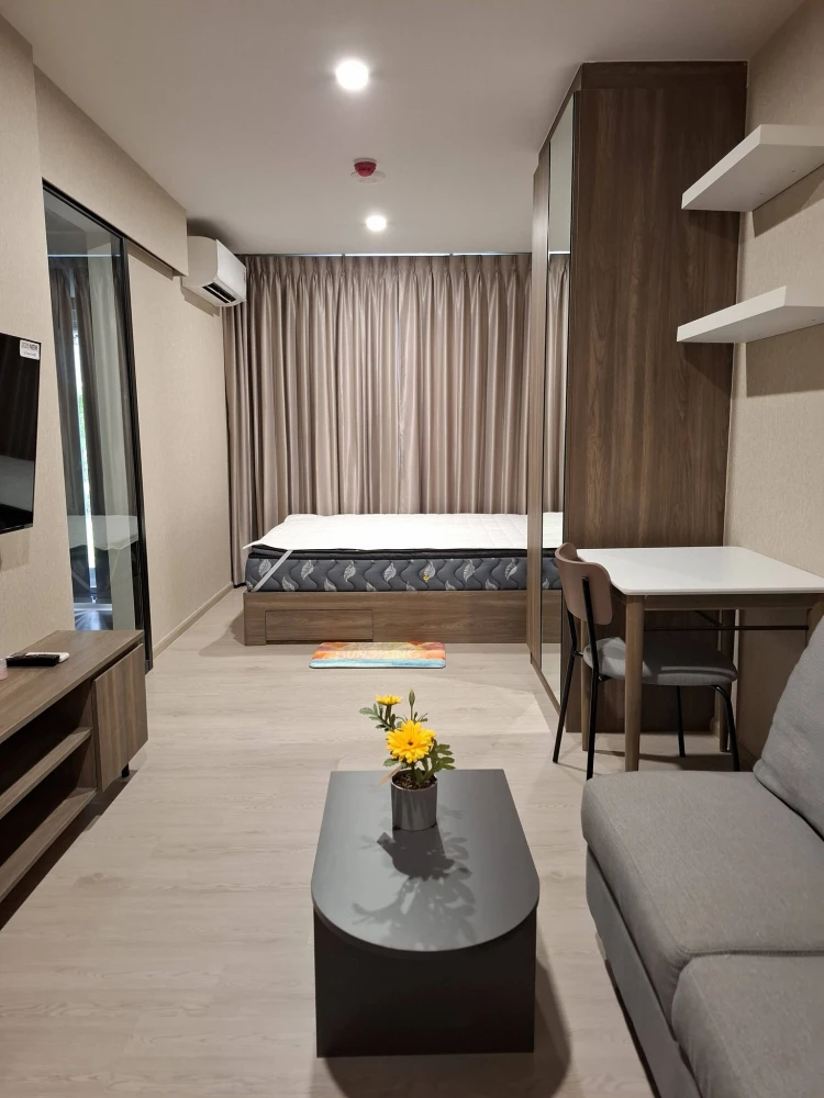 Apartment for rent near Nue Cross Khu Khot Station, garden view, fully furnished. Book now!