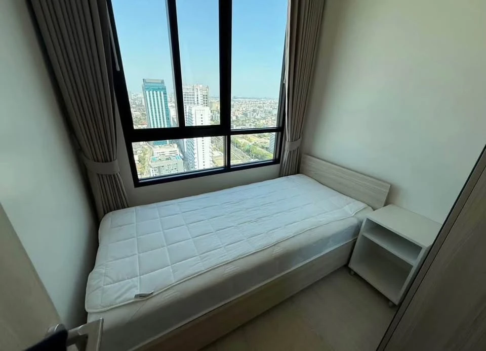 For rent: NUE Noble Ratchada-Ladprao, high floor unit, spacious and comfortable. Book now, don't miss out!!!