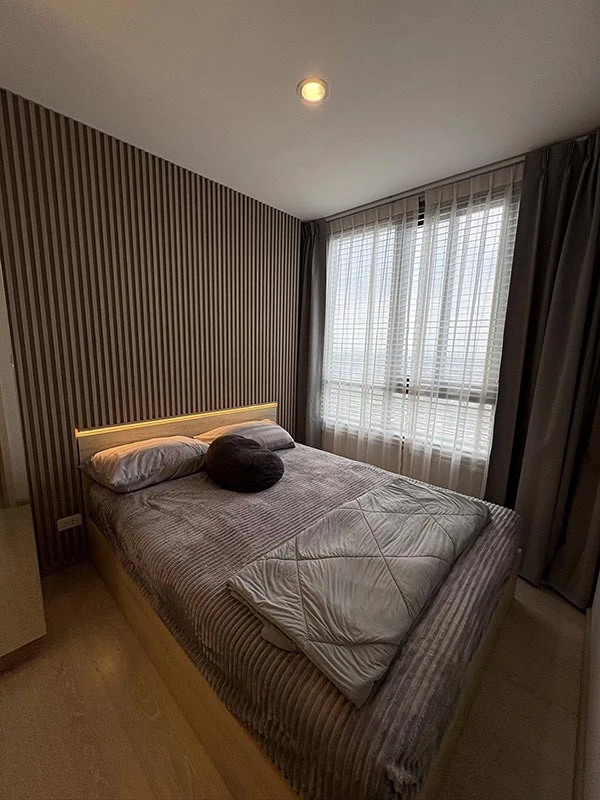 For rent: NUE Noble Srinakarin-Lasalle, 39th floor. Excellent location, quiet and peaceful, not adjacent to any other units, only the fire escape on t