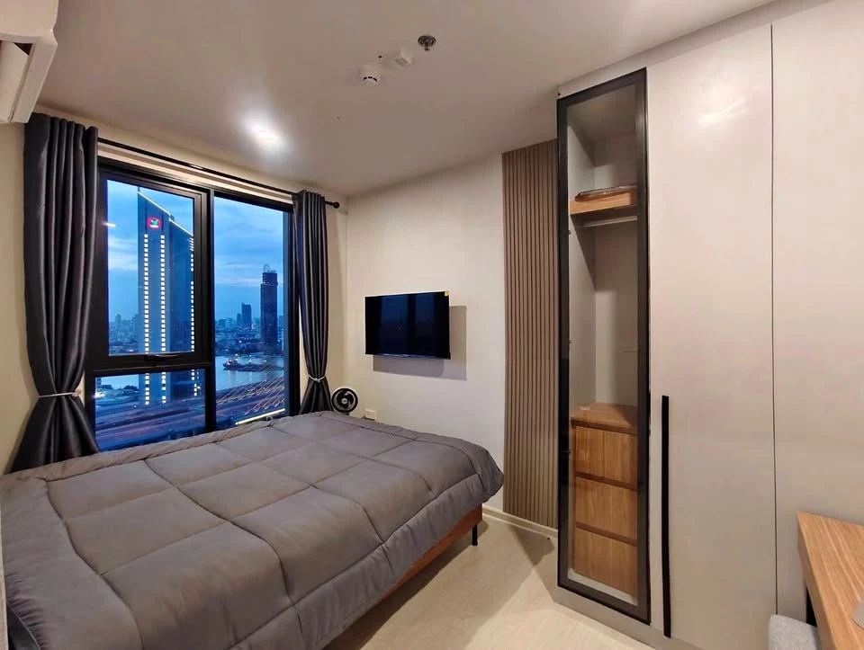 For rent: NUE RIVEREST Ratburana, high floor unit, good ventilation, fully furnished. Just bring your belongings and move in!