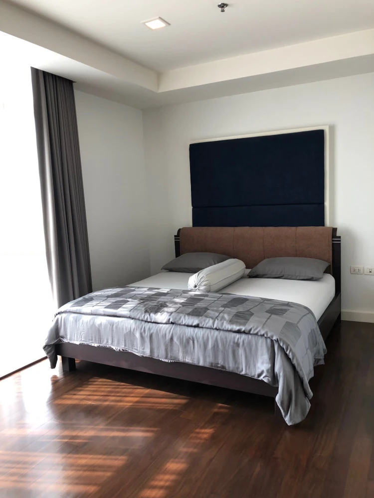 For rent: Nusasiri Grand Condo. Spacious and comfortable room with ample living space. Just bring your luggage and move in!