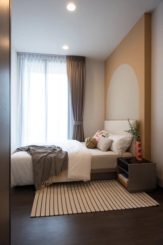 For rent OKA HAUS Sukhumvit 36, beautifully decorated in a café style, ready to move in immediately, book now!