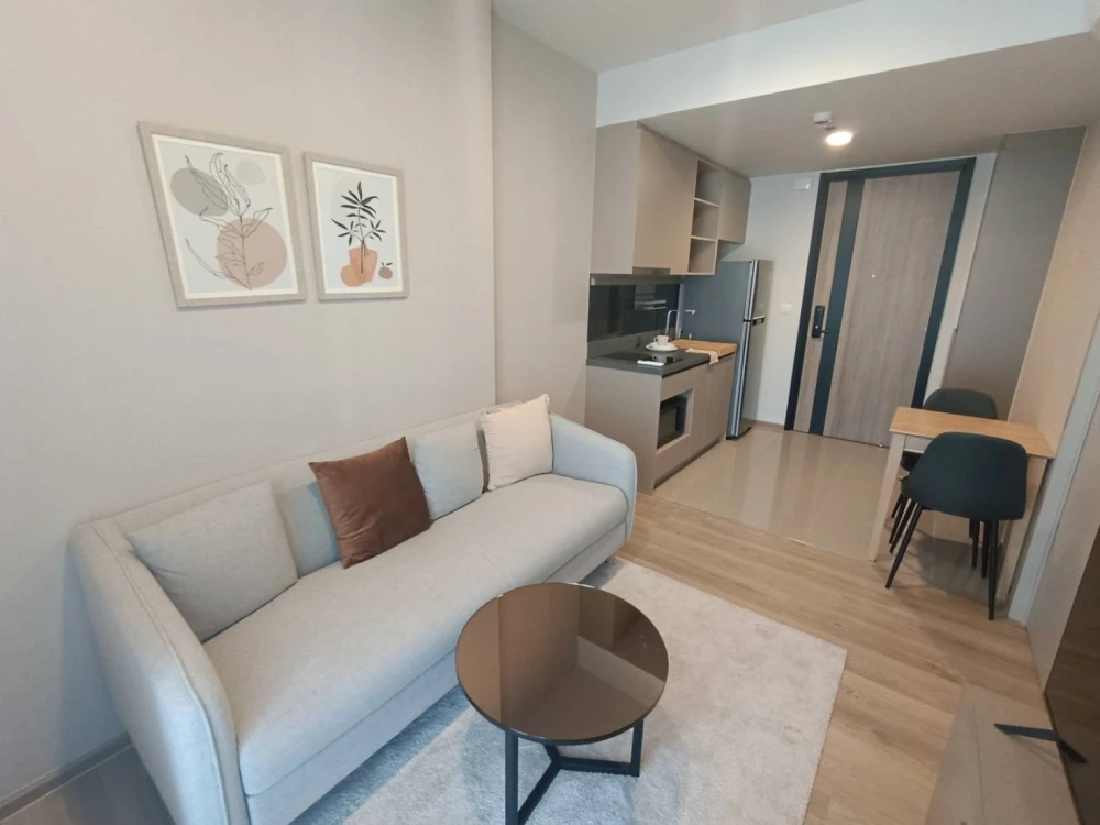 For rent: Oka Haus Sukhumvit 36, fully furnished, ready to move in, 36th floor, with balcony and city view. Come and reserve now, don't miss out!