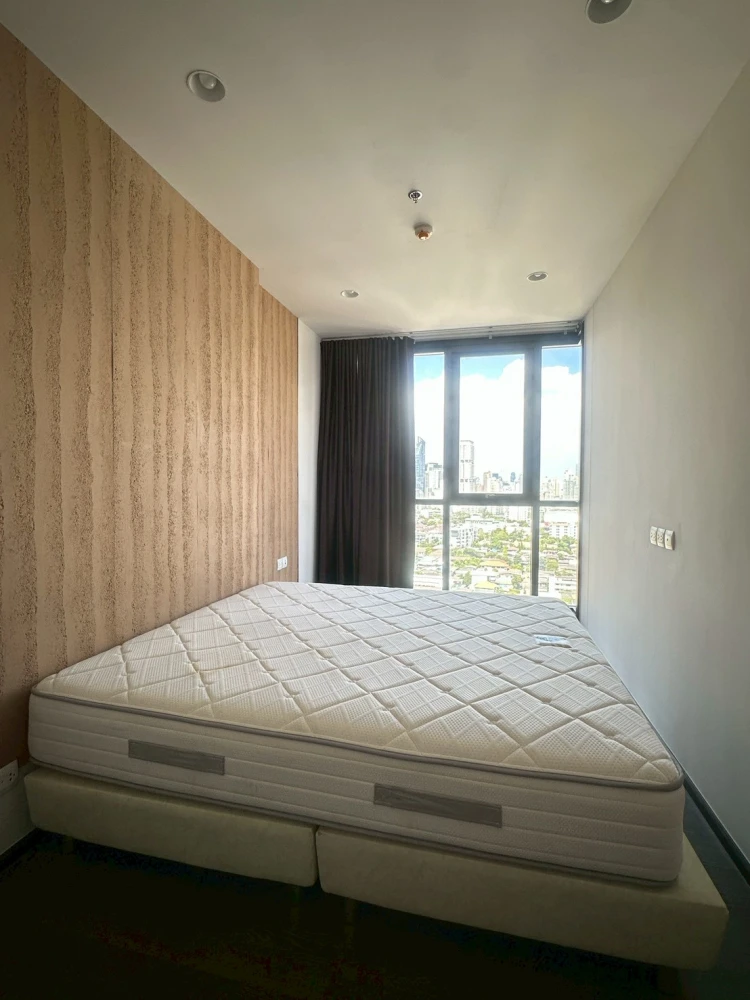 For rent: Oka Haus Sukhumvit 36, 1 bedroom, 1 bathroom. Fully furnished with complete amenities. Book now!