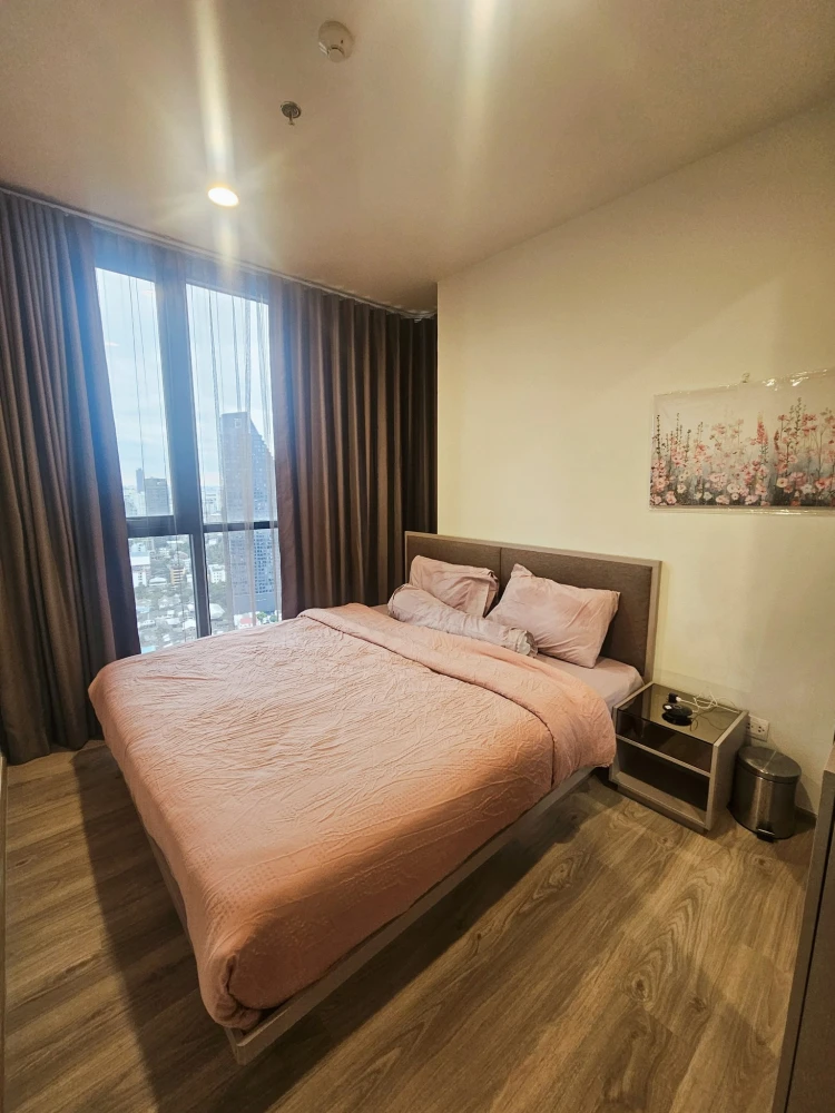 For rent: Oka Haus Sukhumvit 36, 2 bedrooms, plenty of living space, fully furnished, beautiful view from high floor, reserve now!