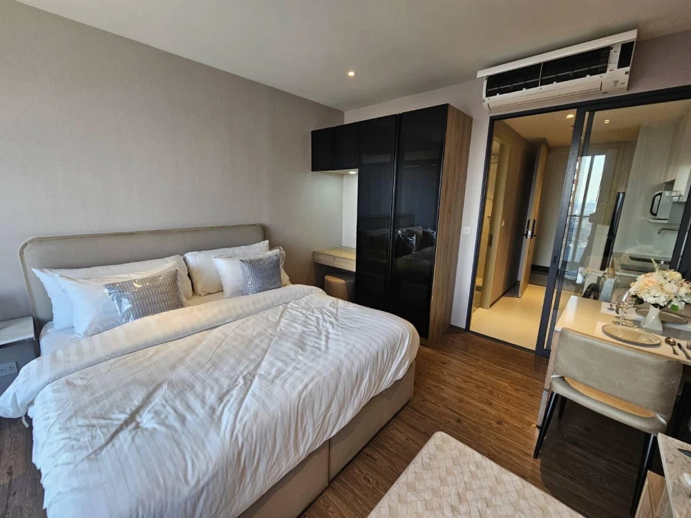 For rent ONCE PATTAYA, a nice room with complete decorations. Book now, don't miss out.