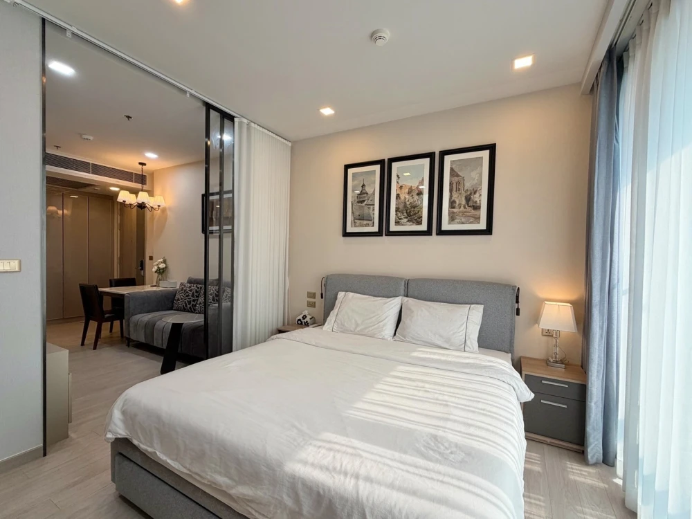 [FOR RENT] One 9 Five Asoke - Rama 9 | High-Floor Luxury Unit with Premium Custom Built-ins (Indoor Cats Allowed) 🐱✨