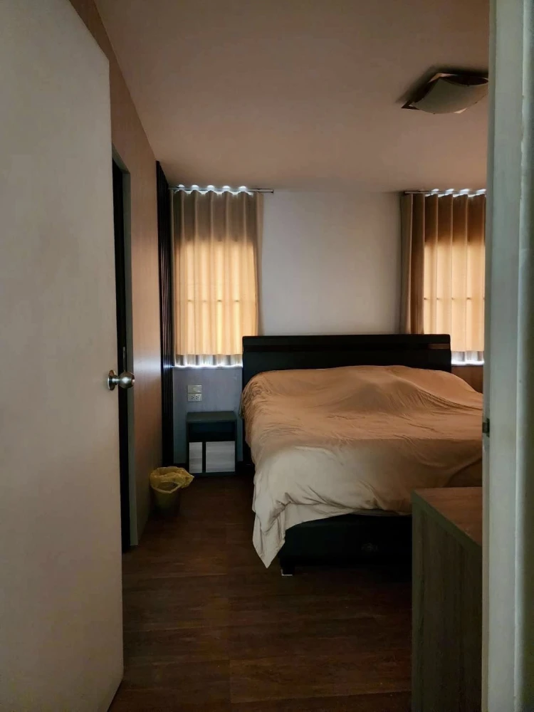 One Siam for rent, spacious room with plenty of usable space, comes with complete furniture and appliances. Reserve now!
