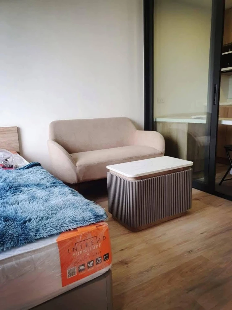 For rent: ONEDER Kaset Building A, private corner unit, prime location near the BTS Skytrain, fully furnished. Don't miss out!