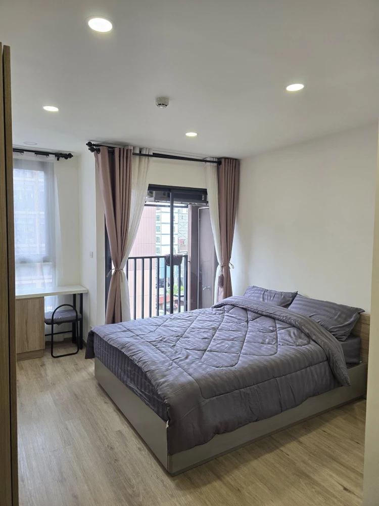 For rent: Oneder Kaset, beautiful room, 6th floor, swimming pool view, fully furnished + appliances, ready to move in.