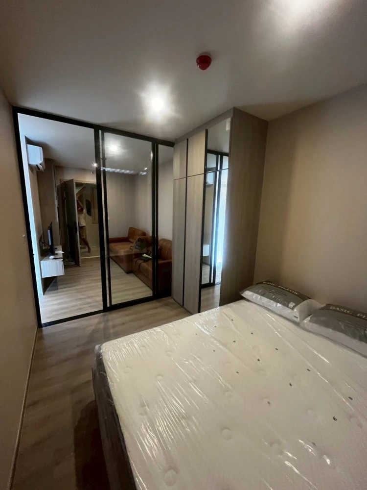 Condo for rent at Origin Place Bangna, 8th floor, fully furnished. Don't miss this great opportunity!