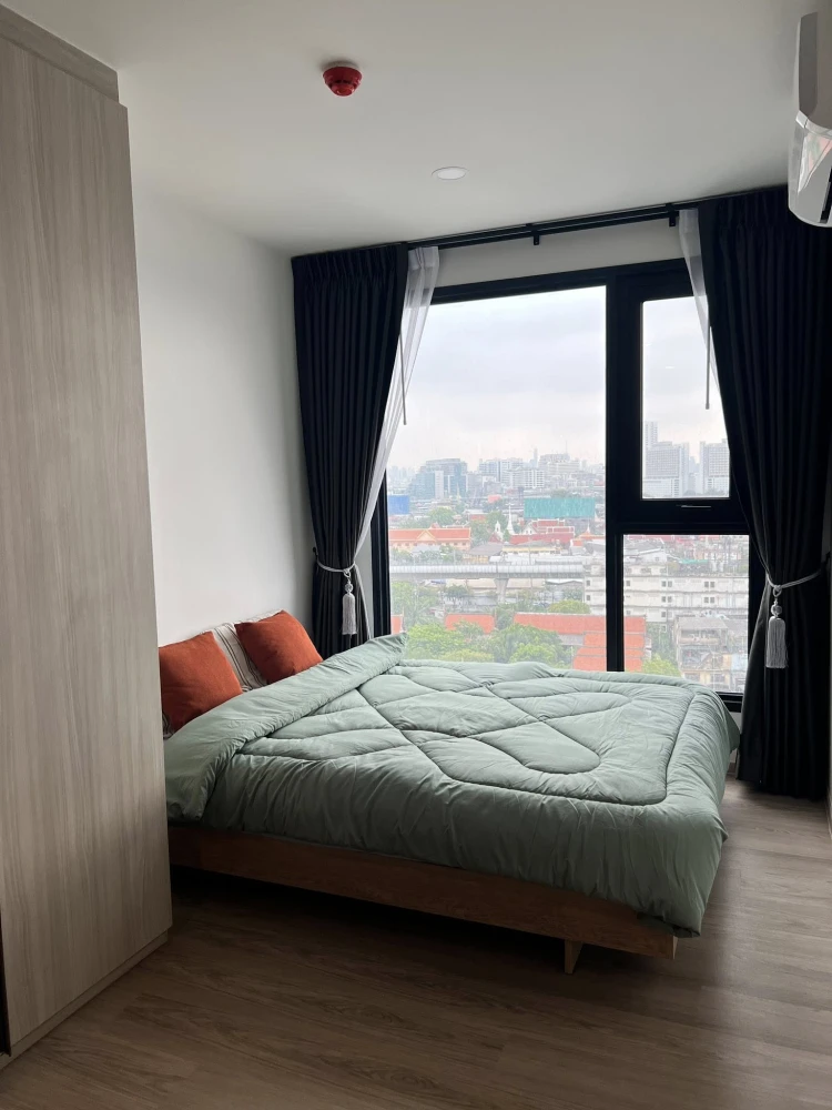 For rent: Origin Play Bangkhunnon Triple Station, high floor unit, fully furnished, good ventilation, beautiful view with no obstructing buildings. Bo