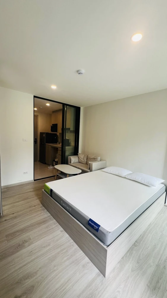 Origin Play Sri Udom Station for rent, a nice room with complete furniture, swimming pool view, reserve now!