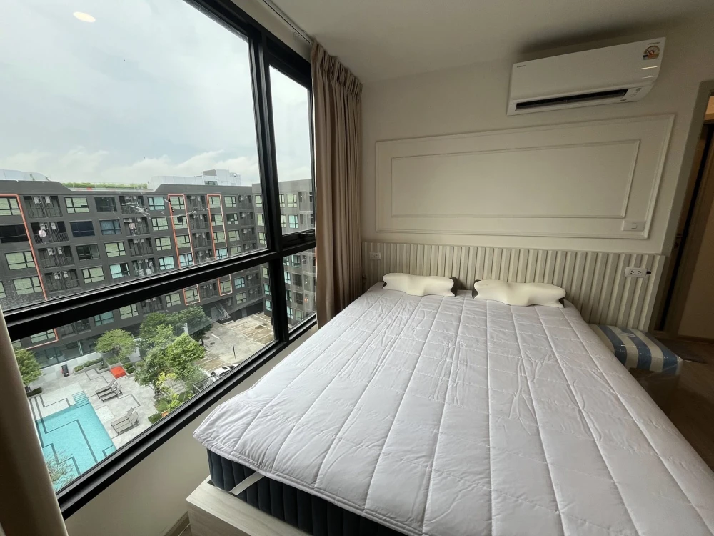 For rent: Origin Play Sri Udom Station, corner room with privacy, lots of space, view of the swimming pool, don't miss it.
