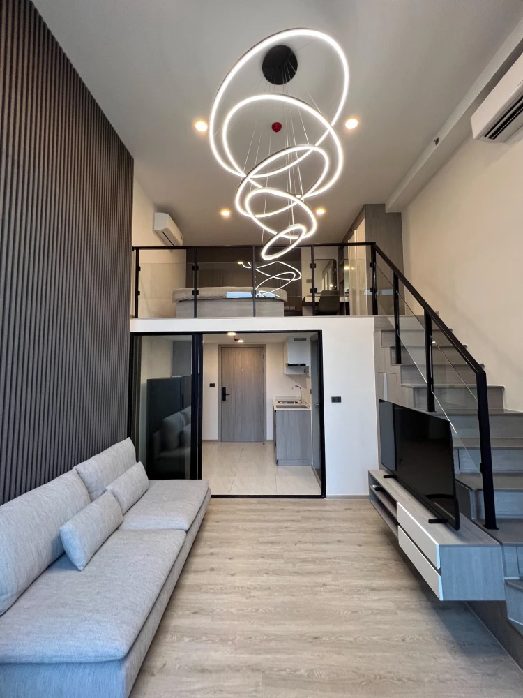 Rent an Origin Plug & Play unit at Sirindhorn Station, 16th floor, Building A. Enjoy an unobstructed, open view with no buildings blocking the view. R