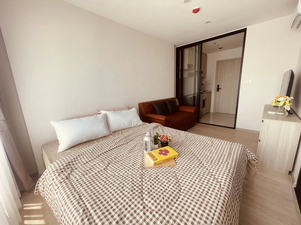 For rent: ORIGIN Plug & Play E22 Station, studio room with walk-in closet, fully furnished, ready to move in immediately.