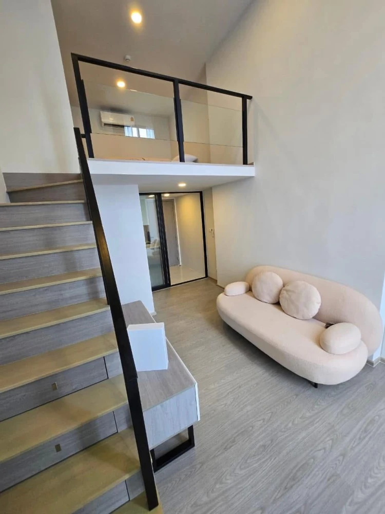 For rent/sale: Origin Plug & Play Ramkhamhaeng Triple Station, north-facing room, good location, high ceiling, beautiful view, reserve now.