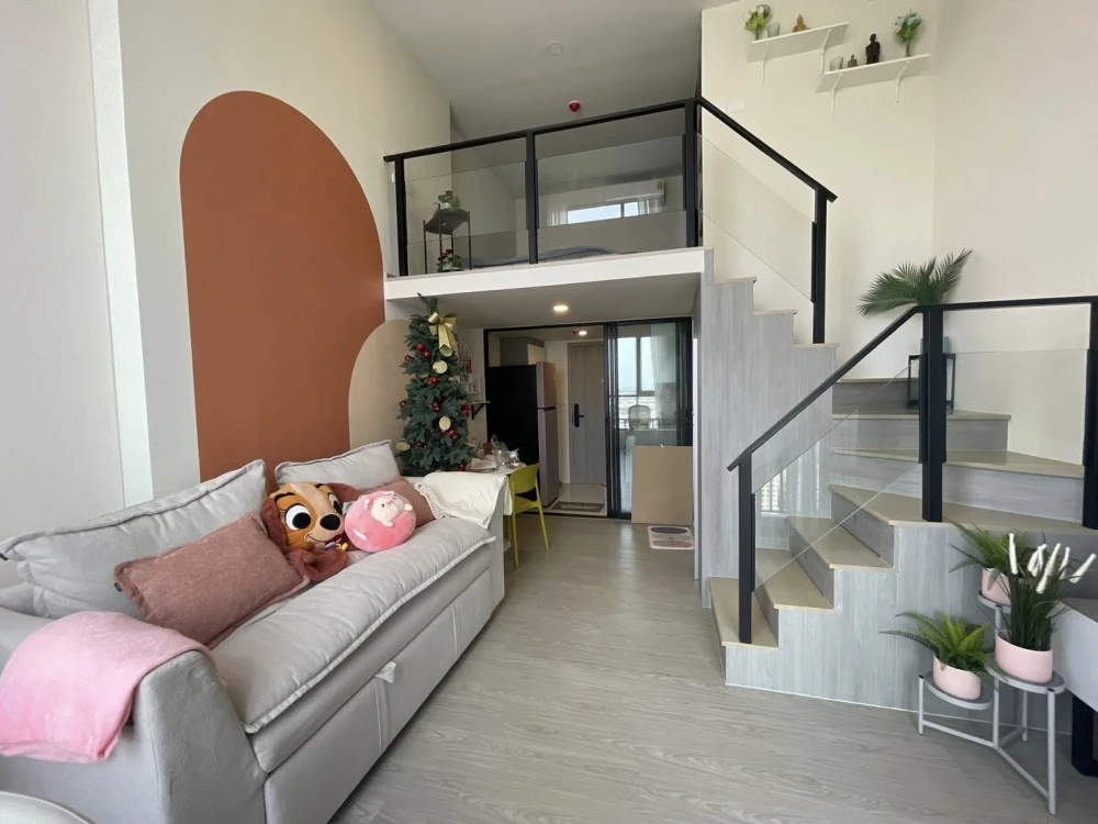 For rent: Origin Plug & Play Ramkhamhaeng Triple Station, high ceiling room, airy, decorated in a controlled tone, fully furnished, hurry and book now