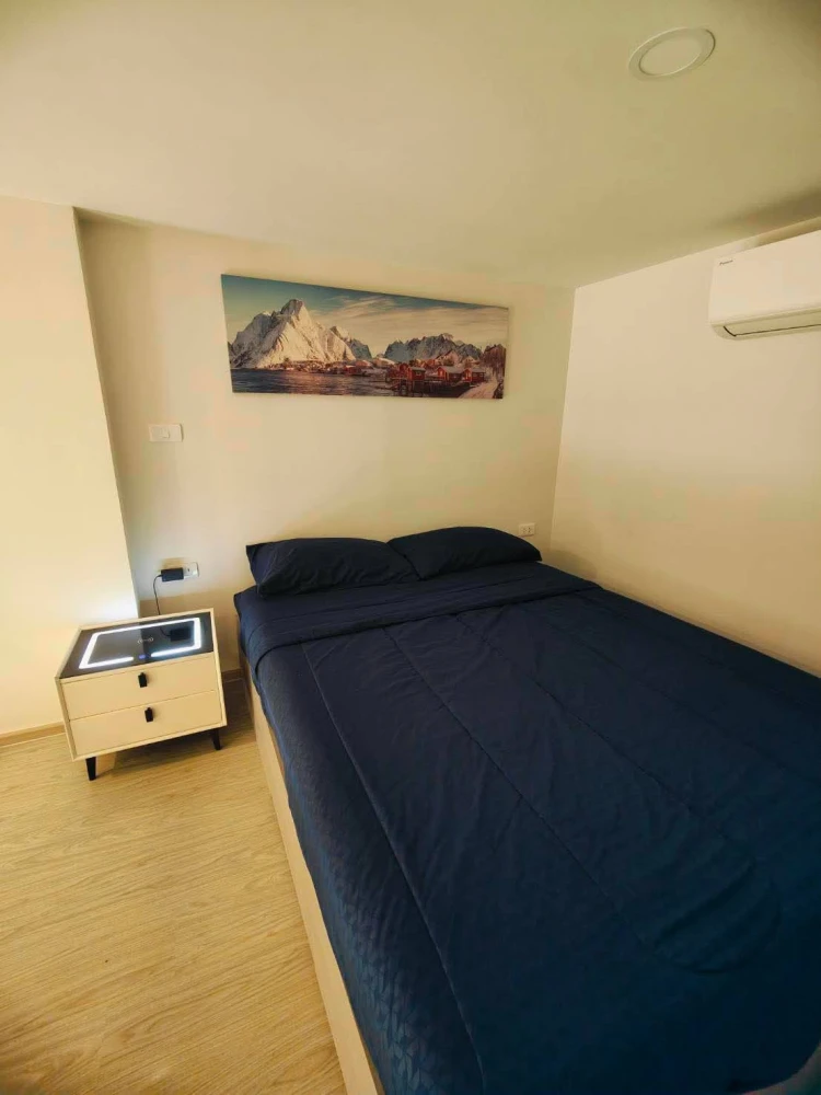 Rent a unit at Origin Plug & Play Ramkhamhaeng Triple Station. High ceilings, spacious and airy. Great location, convenient transportation. Book now!