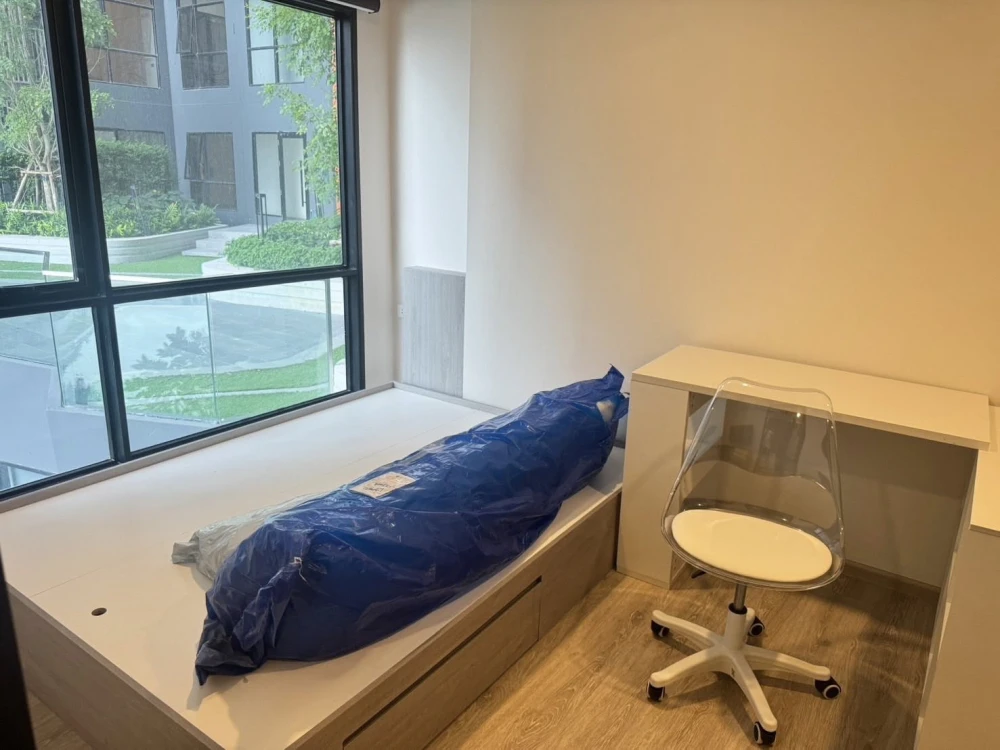 Origin Plug & Play Sirindhorn Station for rent, corner room with privacy, pool view, book now!