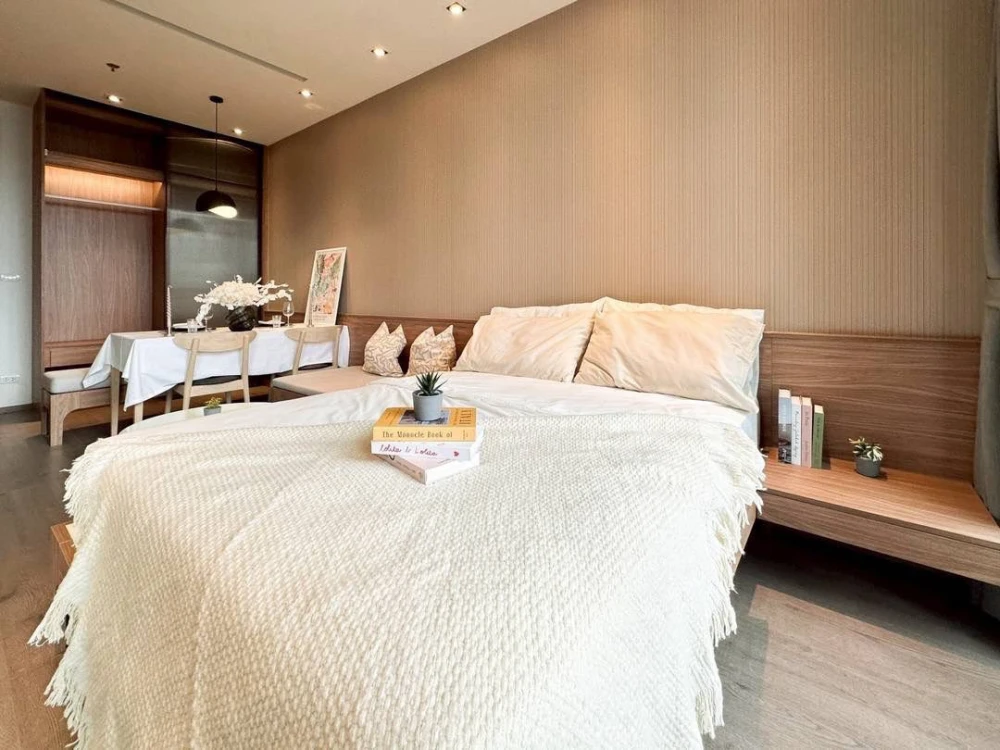 For rent: Park 24 Origin Phrom Phong. Garden view, excellent natural light, fully furnished, ready to move in.