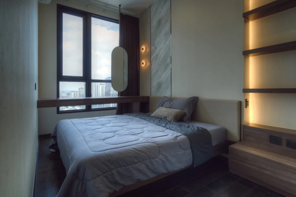 For rent: Park Origin Thonglor. The unit has custom built-in furniture and additional appliances, unlike the standard project units. Book now!