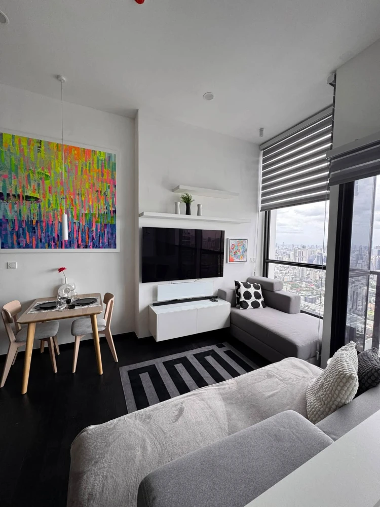 For rent: Park Origin Thonglor, Building C, 53rd floor. Beautiful unit with a high-rise view, fully furnished, and equipped with a Smart Home system—m