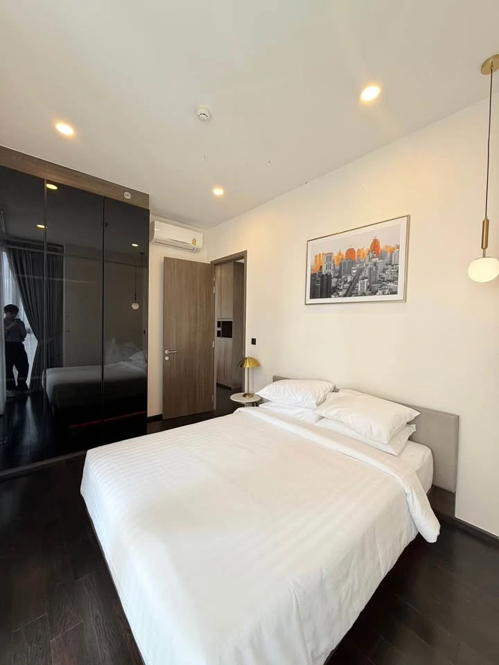 For rent: 2-bedroom unit at Park Origin Thonglor. Spacious area, fully furnished with all appliances, ready to move in.
