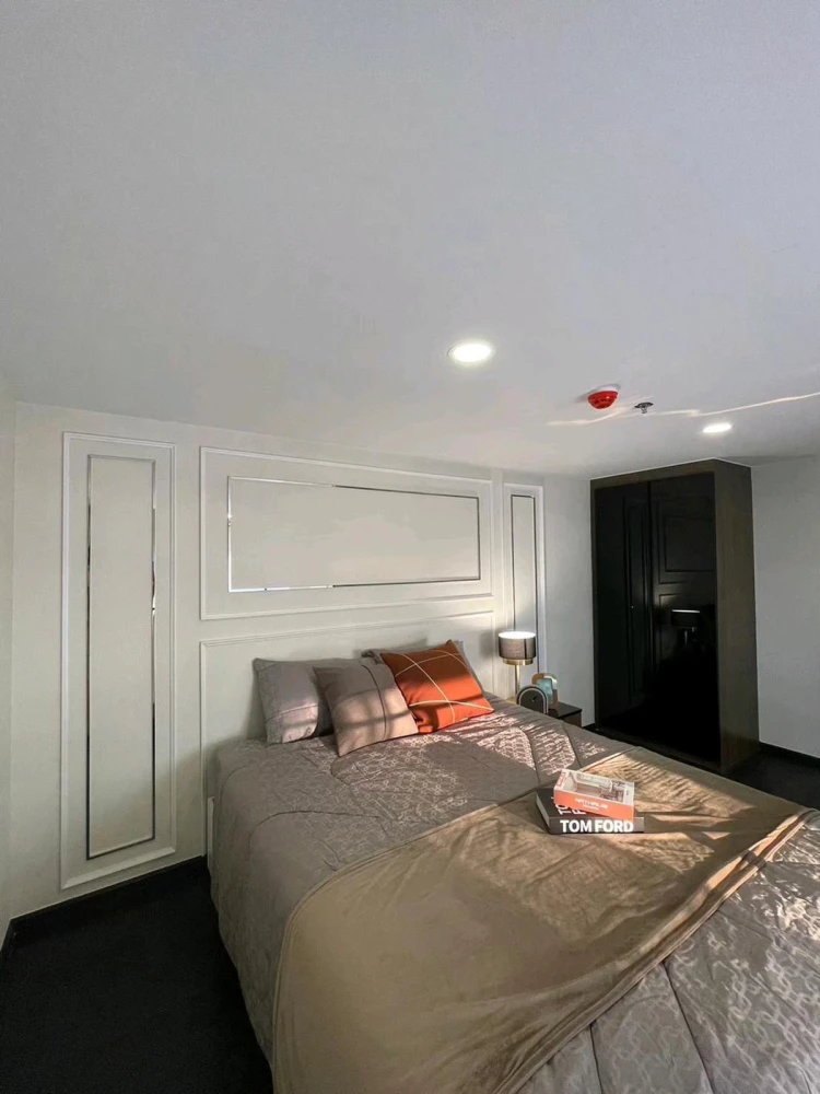 For rent: Park Origin Thonglor, 2 bedrooms, 33rd floor, fully furnished, ready to move in. Book now!