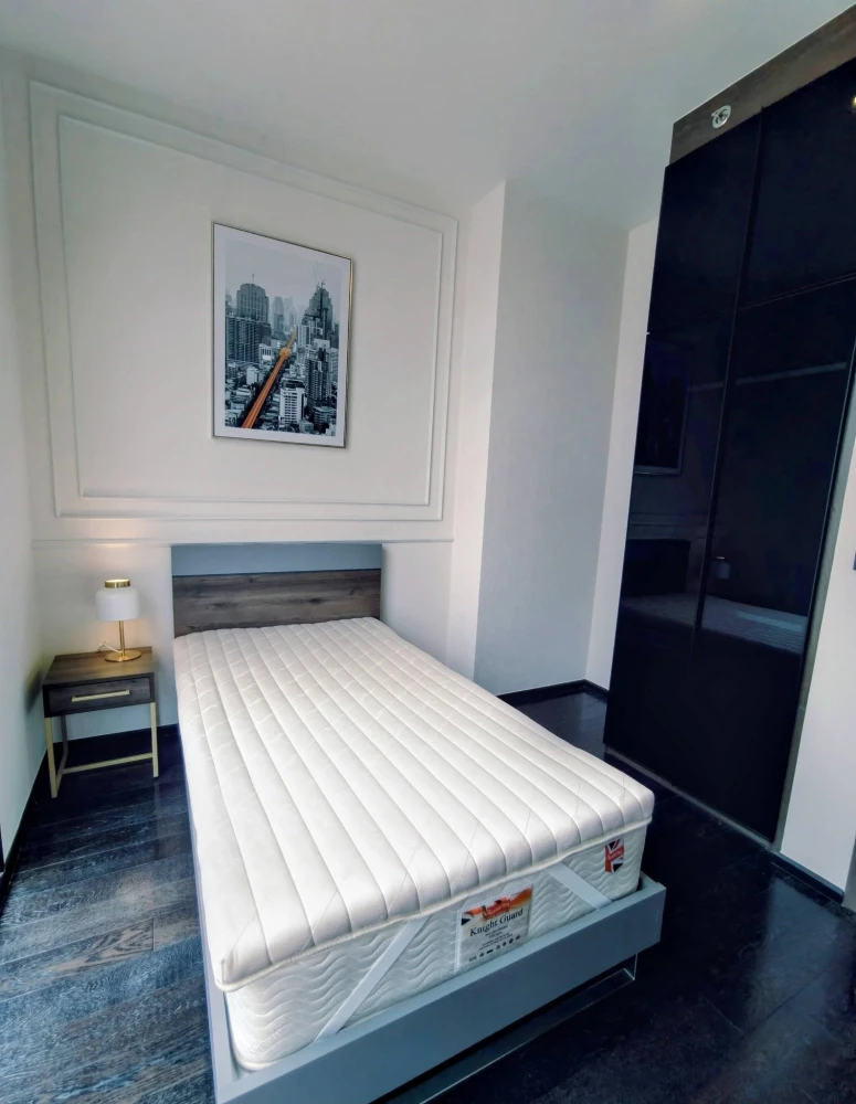 For rent: Park Origin Thonglor, 2 bedrooms, spacious living area, fully furnished with appliances. Book now!