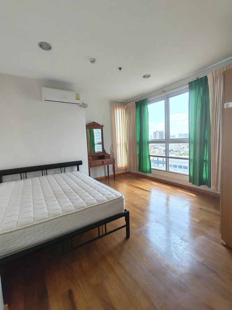 Spacious rooms for rent at Pathumwan Resort, in a great location, with complete amenities. Book now!