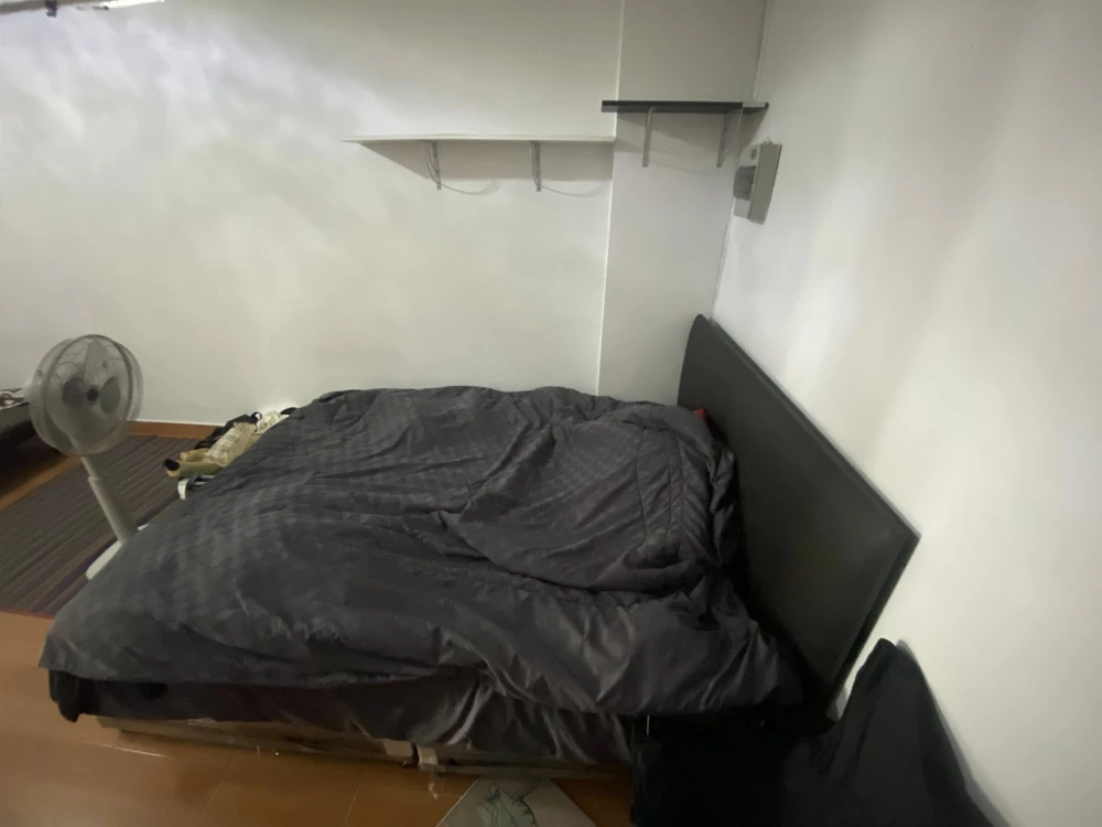For rent: Pattanakarn Life Complex, nice room, good location, comes with complete facilities, don't miss it.