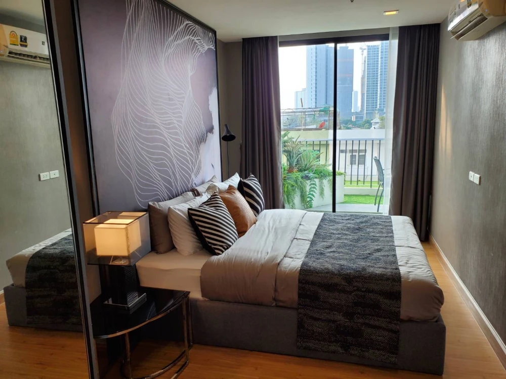 For rent: Pela Wutthakat, spacious room, comfortable living, fully furnished, hurry and reserve now.