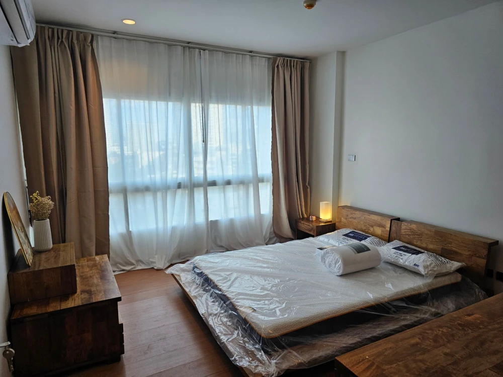 For rent: PG RAMA 9 Condominium, 10th floor, spacious room, fully furnished, nice to live in, reserve now, don't miss out.