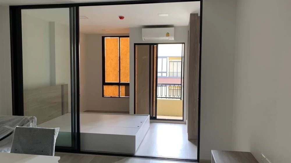 For rent: Plum Condo Saphan Mai Station, 8th floor, Building B, room with swimming pool view, fully furnished, ready to move in