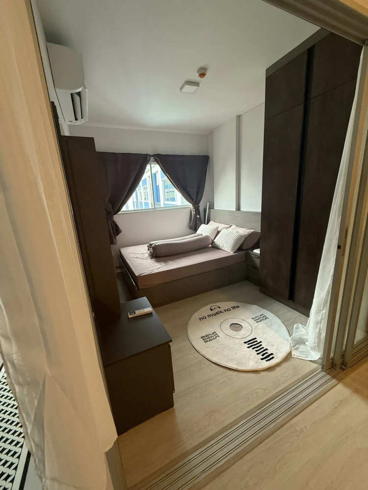 Plum Condo for rent, Chaengwattana, Don Mueang, Building B, swimming pool view, with furniture and appliances, reserve now.