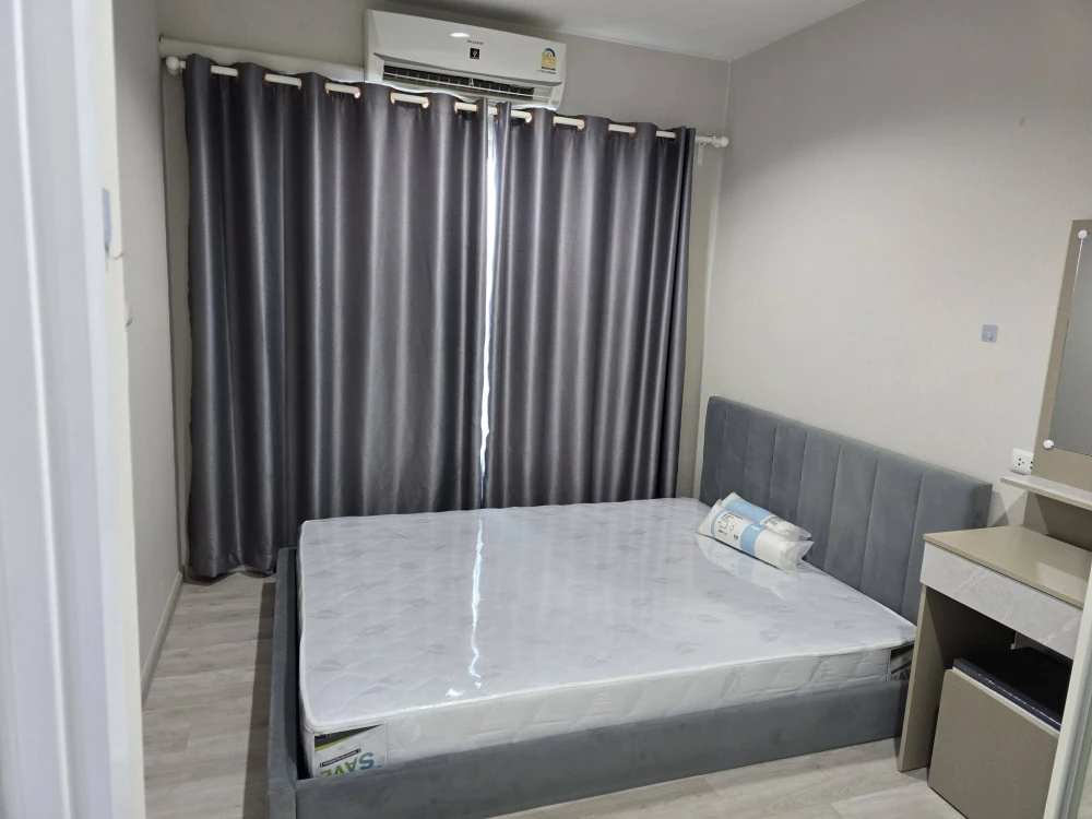 Plum Condo Central Station for rent, 31st floor. Nice, fully furnished unit. Book now, don't wait!