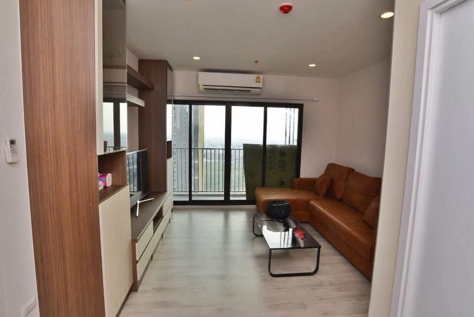Plum Condo Central Station for rent, spacious room, comes with usable space, everything is complete here, hurry and reserve now.