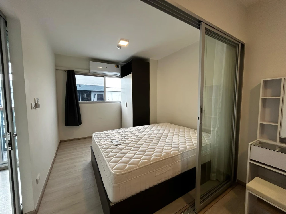 Plum Condo Extra Rama 2 for rent, fully furnished with windows on 2 sides, move in now, don't wait.