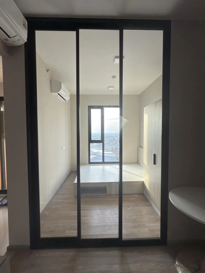 For rent: PLUM CONDO NEW WEST, ready to move in comfortably, beautiful room, beautiful auspicious room number, don't miss it.