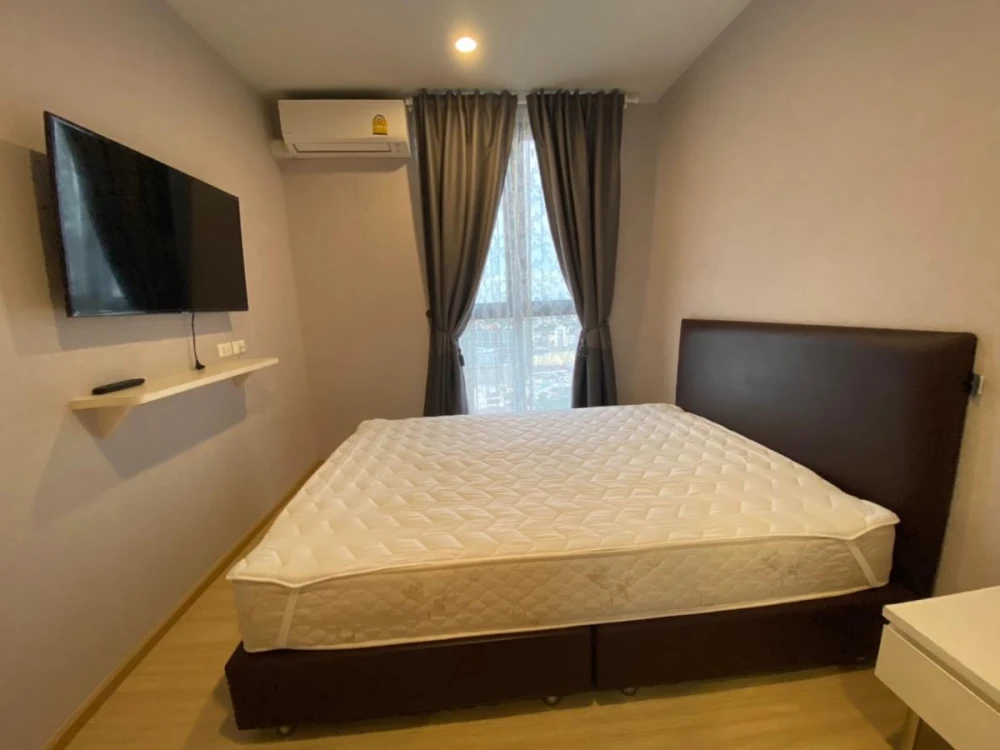 For rent: Plum Condo Pinklao Station, 21st floor, corner room, fully furnished, nice to live in, reserve now, urgently.