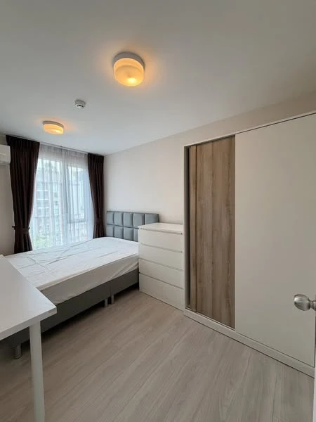 Plum Condo Ram 60 Interchange for rent, corner room with privacy, 6th floor, good location, full facilities, reserve now.