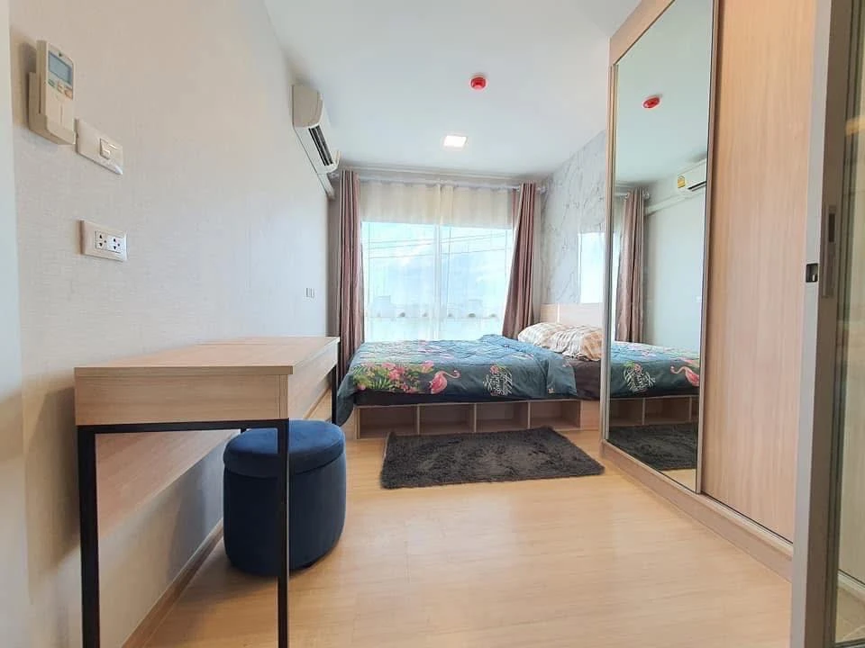 Plum Condo Rangsit Alive 1 for rent.3rd floor unit with high-quality built-in marble-patterned wall cabinets and complete electrical appliances.Book