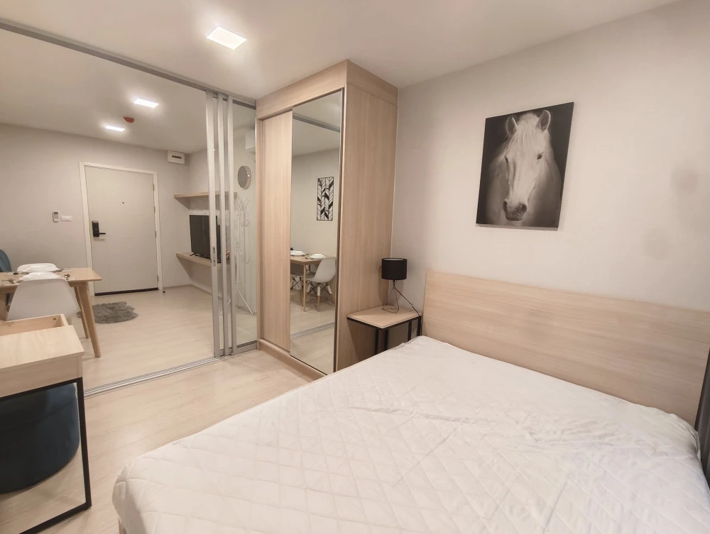For rent: Plum Condo Rangsit Alive 2, a room decorated in a minimalist style, nice to live in, comes with complete furniture, just bring your bags and