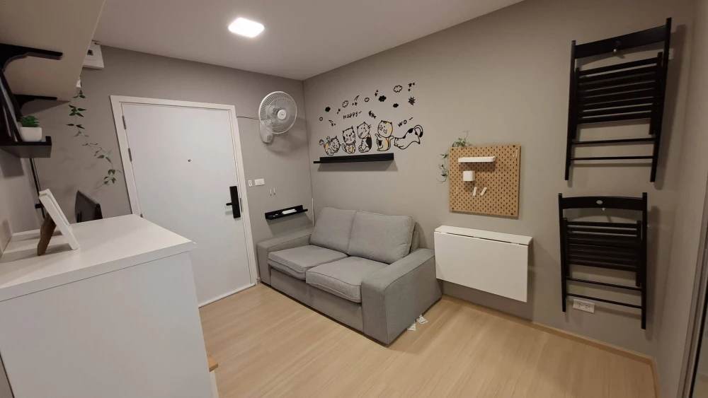 Plum Condo Rangsit Fresh, Building A, 3rd floor, pool view. Glass partition separating bedroom and kitchen. You won't want to miss this!