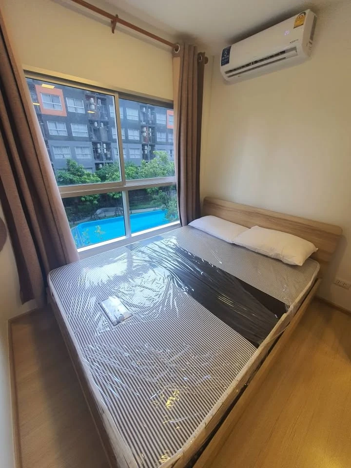 Plum Condo Rangsit Fresh for rent, corner room, provides privacy, comes with complete furniture, hurry and book now.