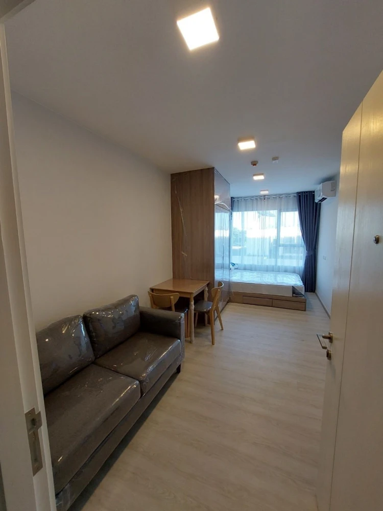 Plum Condo Sukhumvit 62 for rent, studio room, 5th floor, fully furnished. Just bring your bags and move in!