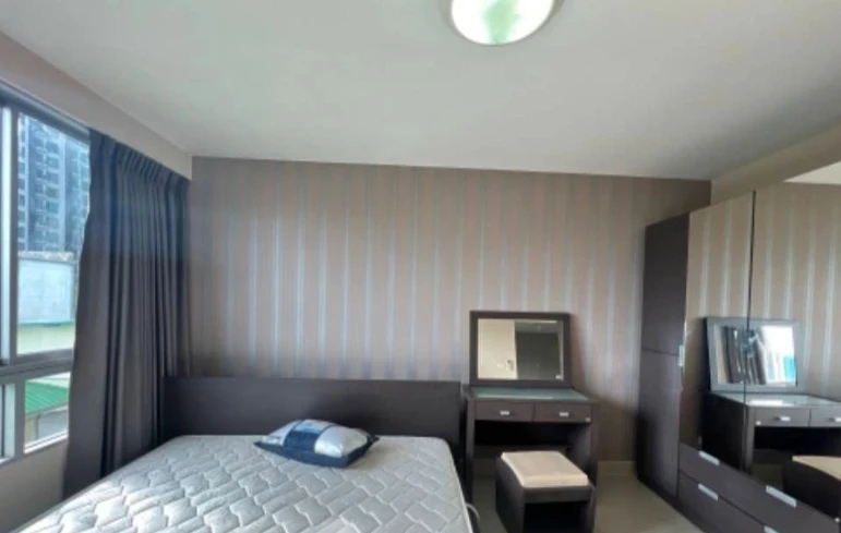 For rent: Plus 38 Hip, 6th floor. Spacious and comfortable room, fully furnished. Book now, don't miss out!